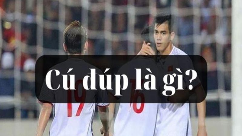 Cú đúp trong bóng đá là gì?